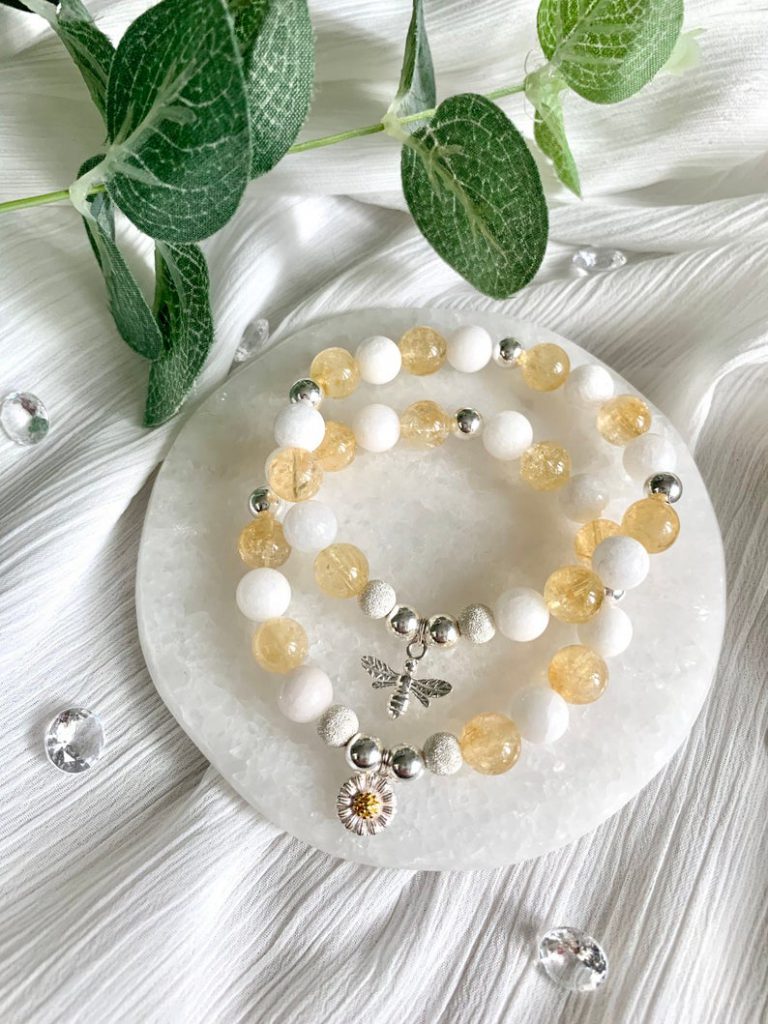 Spring Bracelet Citrine And White Jade Bee / Daisy Charm